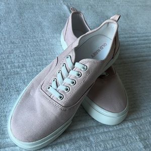 Old Navy girls size 3 slip on sneakers - never worn